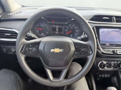 Used 2022 Chevrolet TrailBlazer LT w/ Convenience Package FWD image 17