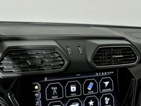 Used 2022 Lamborghini Urus AWD/4WD image 30