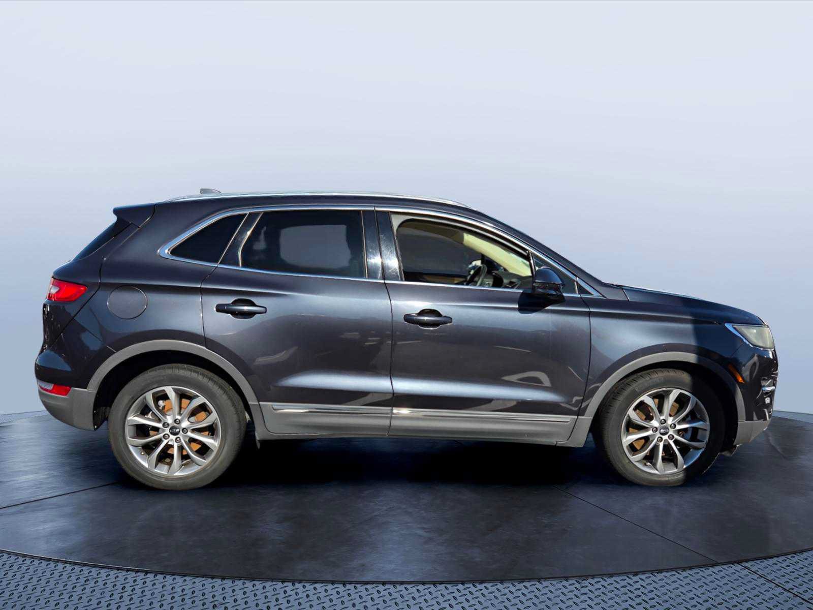 Used 2015 Lincoln MKC FWD w/ Equipment Group 101A Select image 2