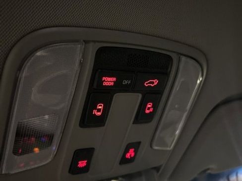 Used 2018 Kia Sedona SX Limited image 10