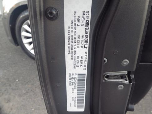 Used 2012 Chrysler 300 image 32
