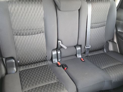 Used 2018 Nissan Rogue SV FWD image 18
