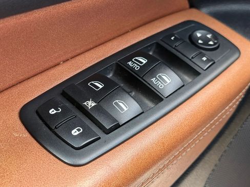 Used 2012 Jeep Grand Cherokee Overland Summit AWD/4WD image 24