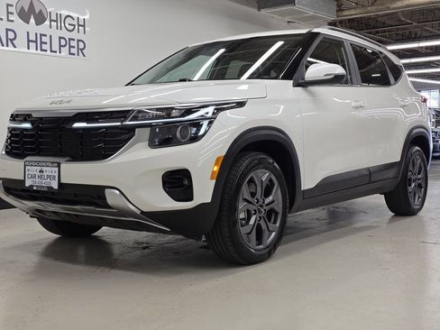 Used 2024 Kia Seltos S AWD/4WD image 15