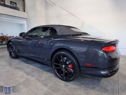 Used 2022 Bentley Continental GT V8 image 6