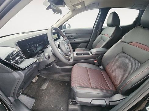 New 2025 Nissan Kicks SR w/ Illumination Package image 9