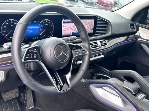 Used 2024 Mercedes-Benz GLS 450 4MATIC image 17