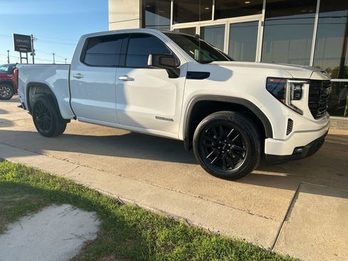 Used 2022 GMC Sierra 1500 Elevation image 2