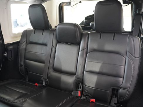 Used 2018 Jeep Wrangler Unlimited Sahara AWD/4WD image 34