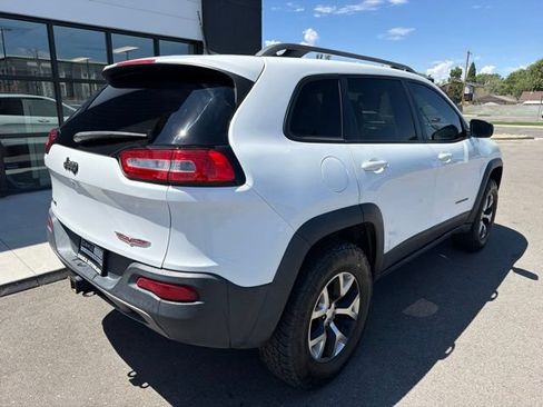 Used 2016 Jeep Cherokee Trailhawk AWD/4WD image 9