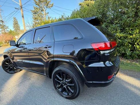 Used 2021 Jeep Grand Cherokee Laredo X AWD/4WD image 18