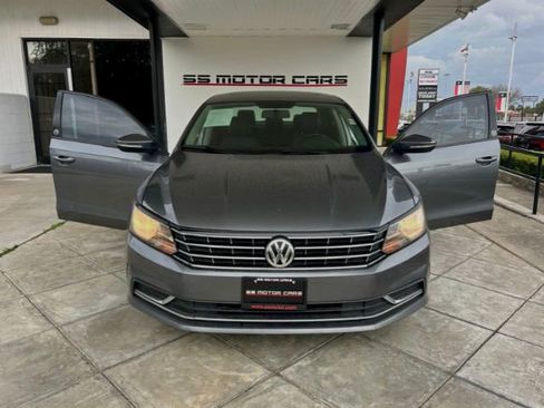 Used 2019 Volkswagen Passat Wolfsburg Edition image 6