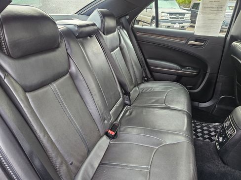 Used 2014 Chrysler 300 C image 12