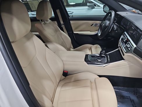 Used 2021 BMW 330i Sedan w/ Premium Package image 10