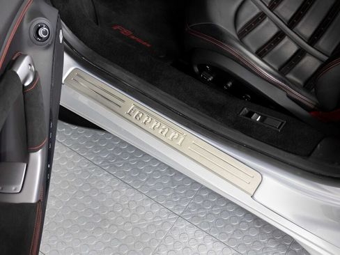 Used 2022 Ferrari F8 Tributo RWD image 43