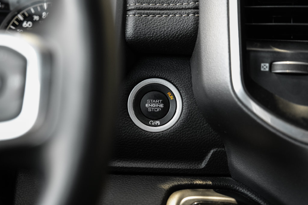 Used 2023 RAM 1500 Laramie AWD/4WD image 30