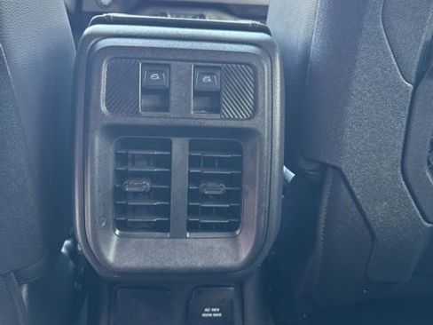 Used 2025 Ford Bronco Badlands AWD/4WD image 13