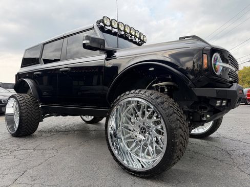 Used 2023 Ford Bronco Wildtrak image 24