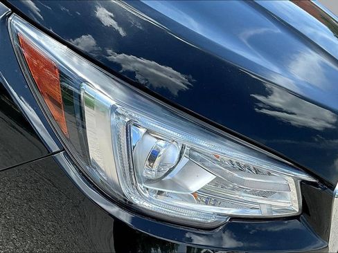Used 2022 Subaru Ascent Limited AWD/4WD image 29