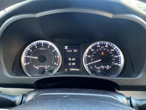 Used 2019 Toyota Highlander LE AWD/4WD image 17