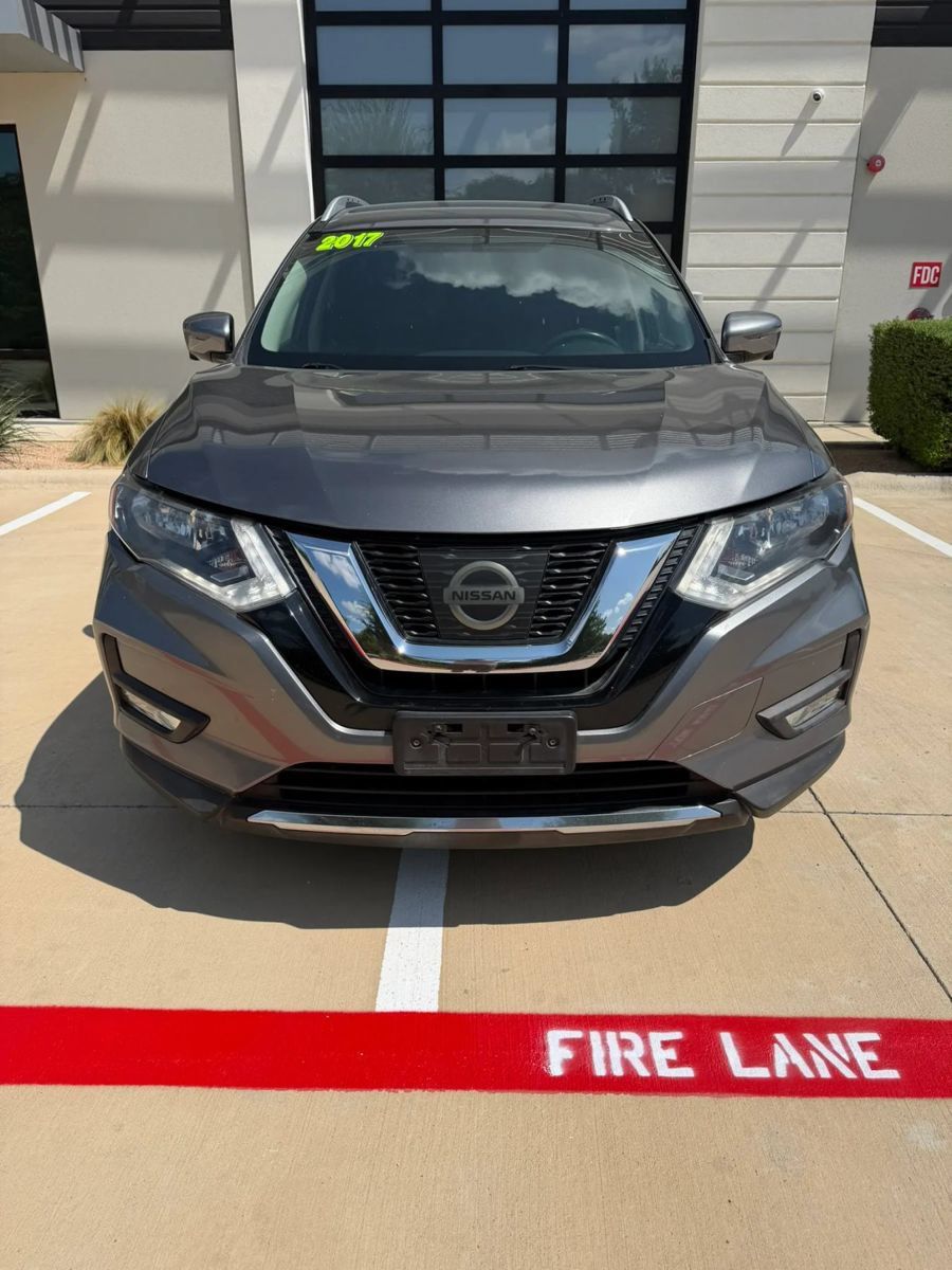 Used 2017 Nissan Rogue SV w/ SV Premium Package FWD image 8