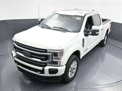 Used 2022 Ford F250 Platinum w/ FX4 Off-Road Package image 32