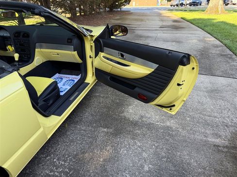 Used 2002 Ford Thunderbird image 61