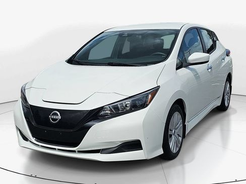 Used 2024 Nissan Leaf S FWD image 11