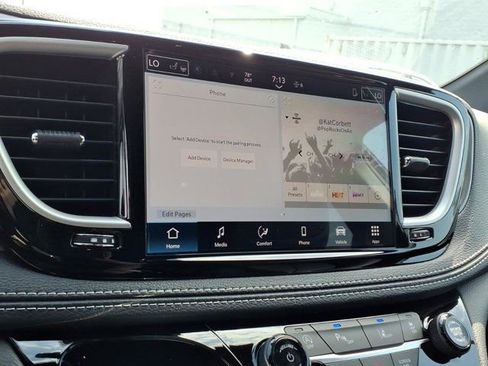 New 2026 Chrysler Pacifica Select AWD/4WD image 8