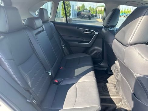 Used 2022 Toyota RAV4 XLE Premium AWD/4WD image 31