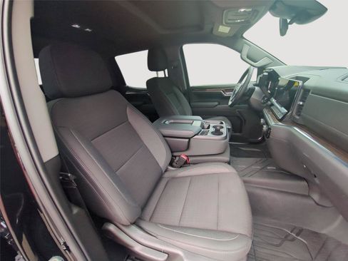 Used 2024 Chevrolet Silverado 1500 LT AWD/4WD image 33
