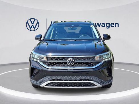Used 2023 Volkswagen Taos SE AWD/4WD image 2