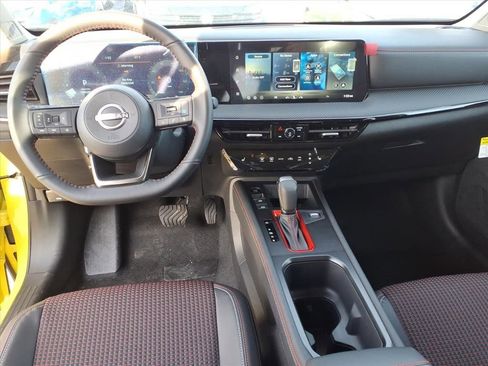 New 2026 Nissan Kicks SR w/ Cold Weather Package image 9