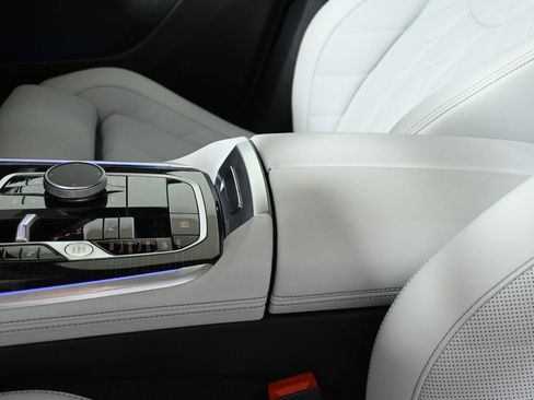 Certified 2024 BMW X5 xDrive40i w/ M Sport Package image 25