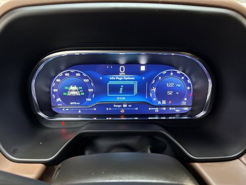 Used 2022 Chevrolet Suburban High Country image 28