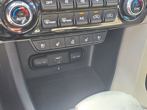 Certified 2022 Kia Sportage EX w/ EX Technology Package FWD image 27