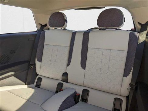 Used 2025 MINI Cooper 2-Door Hardtop image 15