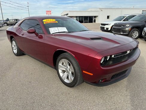 Used 2023 Dodge Challenger SXT image 3