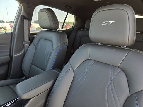 New 2026 Buick Envista Sport Touring w/ Convenience I Package FWD image 23