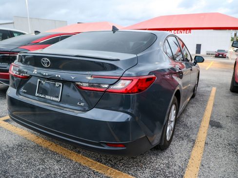 Used 2025 Toyota Camry LE w/ Convenience Package image 8