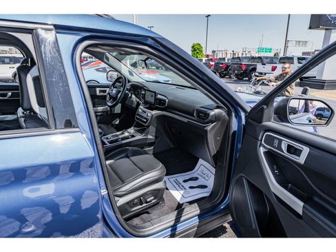 Used 2021 Ford Explorer XLT w/ Equipment Group 202A AWD/4WD image 21