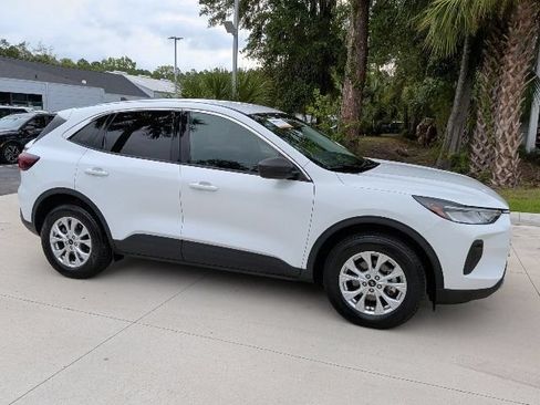 Certified 2024 Ford Escape Active AWD/4WD image 3
