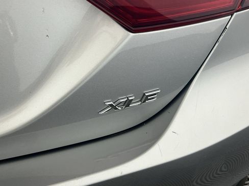 Used 2018 Toyota Camry XLE w/ Audio Package FWD image 28