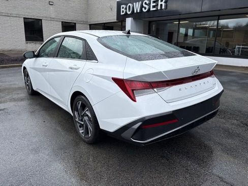 Used 2024 Hyundai Elantra Limited image 3