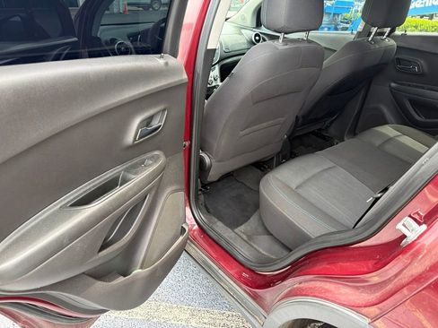 Used 2016 Chevrolet Trax LT FWD image 17