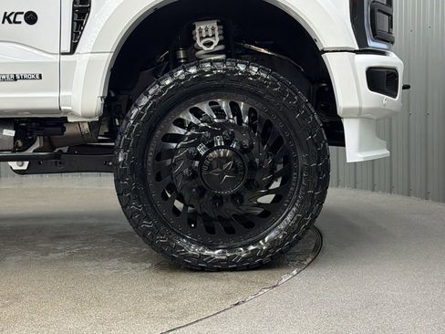 Used 2026 Ford F450 Platinum w/ FX4 Off-Road Package AWD/4WD image 10