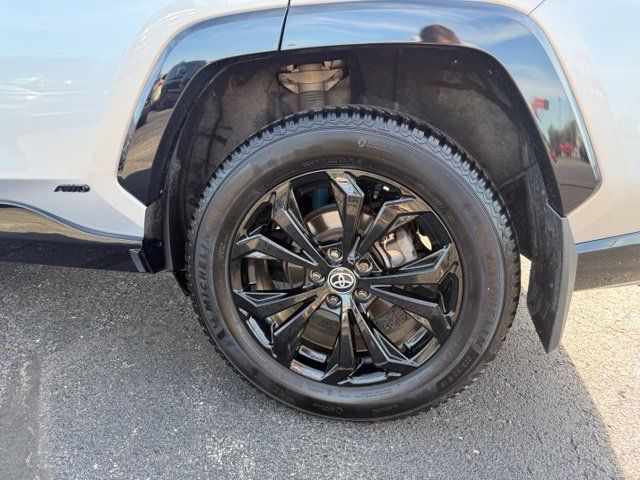 Used 2023 Toyota RAV4 XSE AWD/4WD image 18