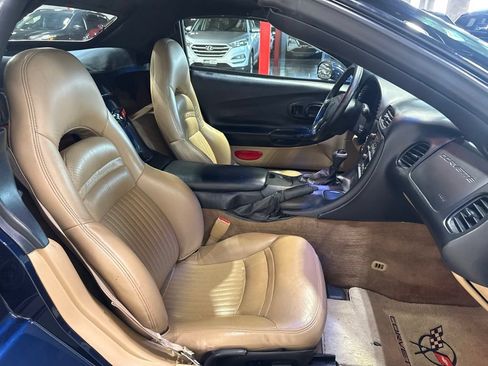 Used 1999 Chevrolet Corvette Convertible w/ Memory Pkg RWD image 27