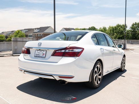 Used 2017 Honda Accord EX-L image 7