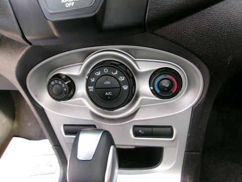 Used 2016 Ford Fiesta SE FWD image 20